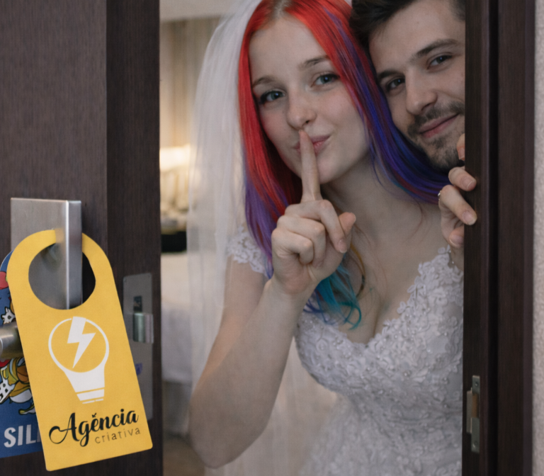 AVISO DE PORTA NÃO PERTURBE EM PVC 0,50MM COM FURO PERSONALIZADO